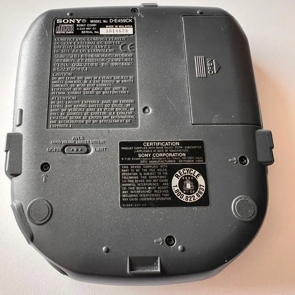 Sony Discman ESP2 D-E459CK Portable CD Player Car Ready Kit Vintage 1999 Silver